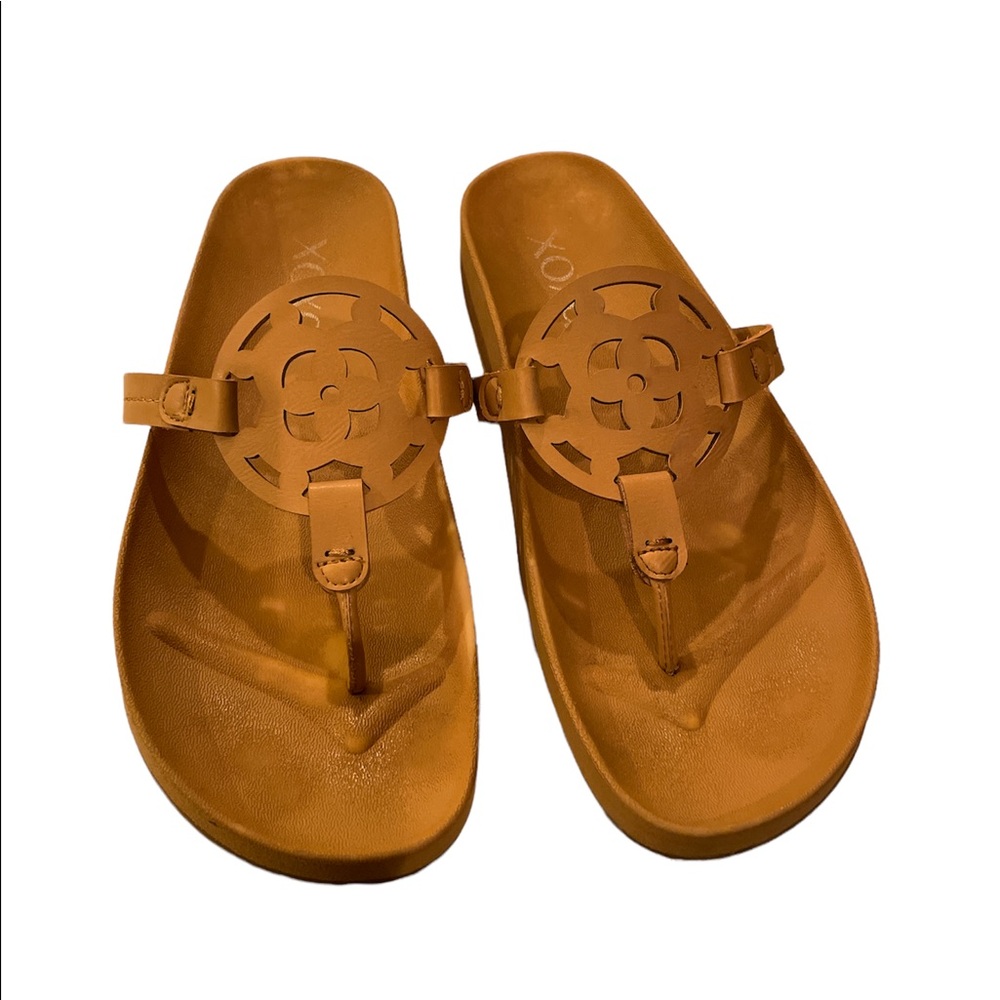 Peace medallion xoxo sandals